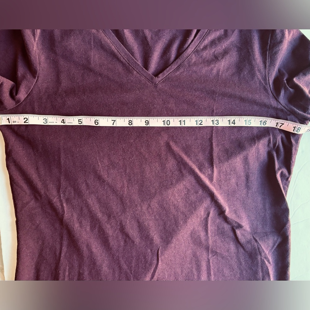 Amazon Essentials Women’s V Neck Burgundy Tee Cotton Blend‎ Size L, Super SOFT - Picture 5 of 6